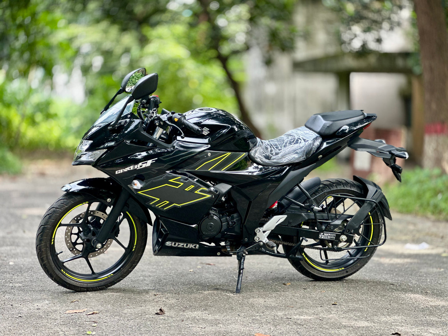 Suzuki Gixxer SF Fi ABS, Mileage 1800 KM