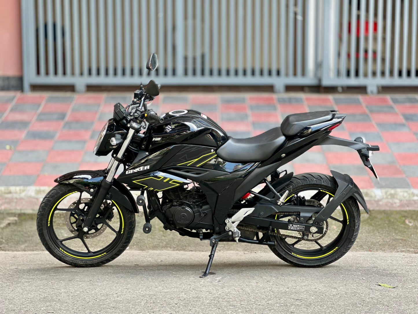Suzuki Gixxer Fi Disc, Mileage 1950 KM