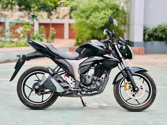 Suzuki Gixxer Monotone, Mileage 5400 KM