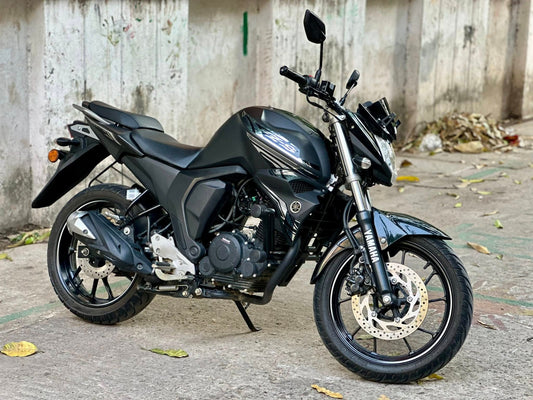 Yamaha FZS V2 Fi D.D, Mileage 3100KM