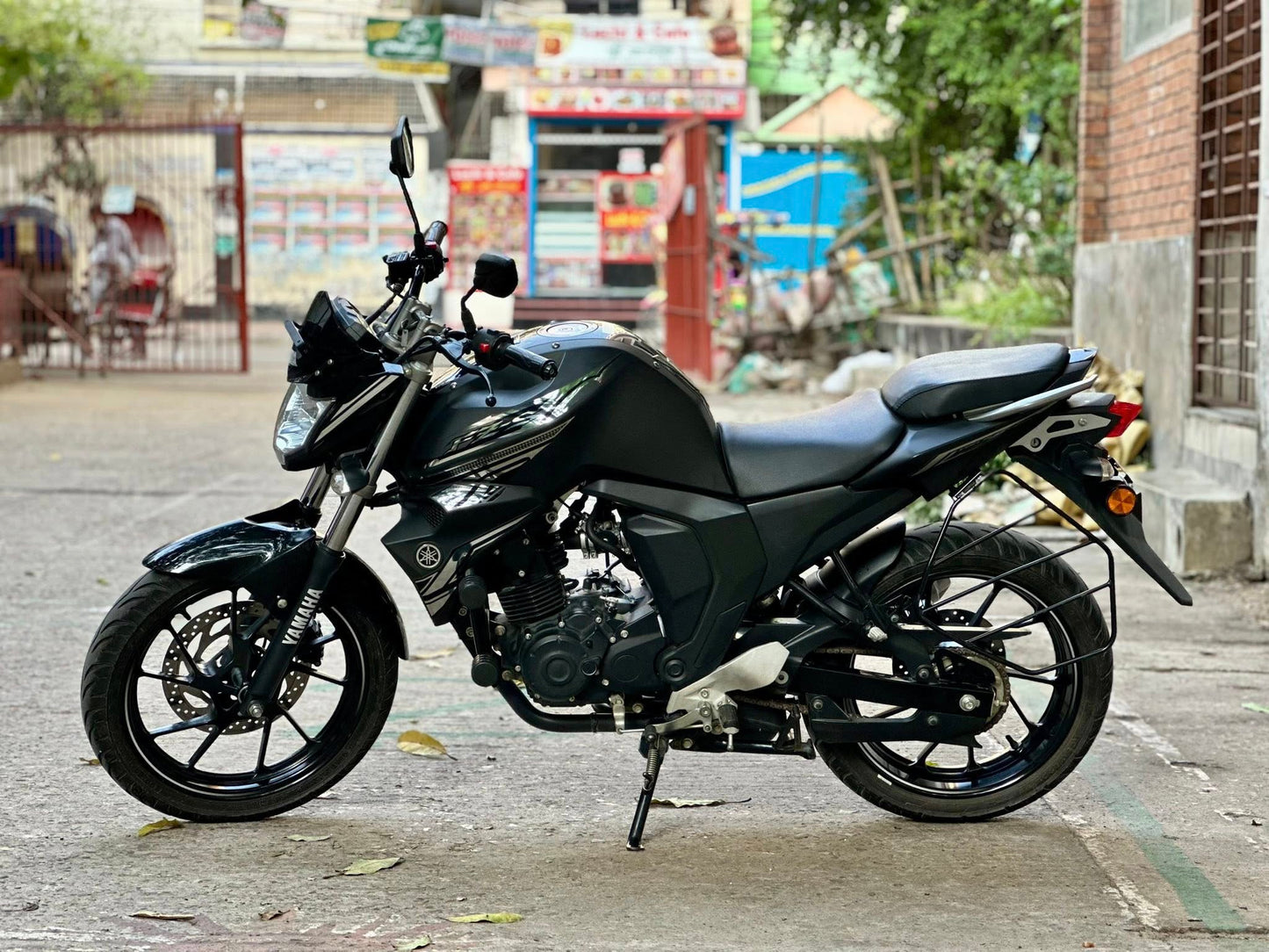 Yamaha FZS V2 Fi D.D, Mileage 3100KM