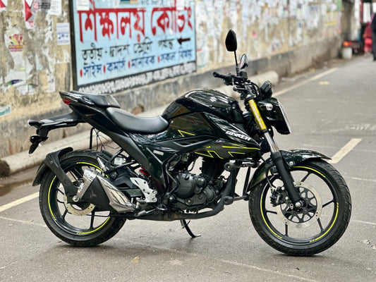 Suzuki Gixxer Carburettor, Mileage 4100 KM