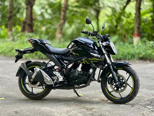 Suzuki Gixxer Fi Disc, Mileage 2100 KM