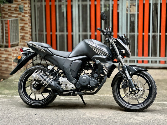 Yamaha FZS V2, Mileage: 7150 KM